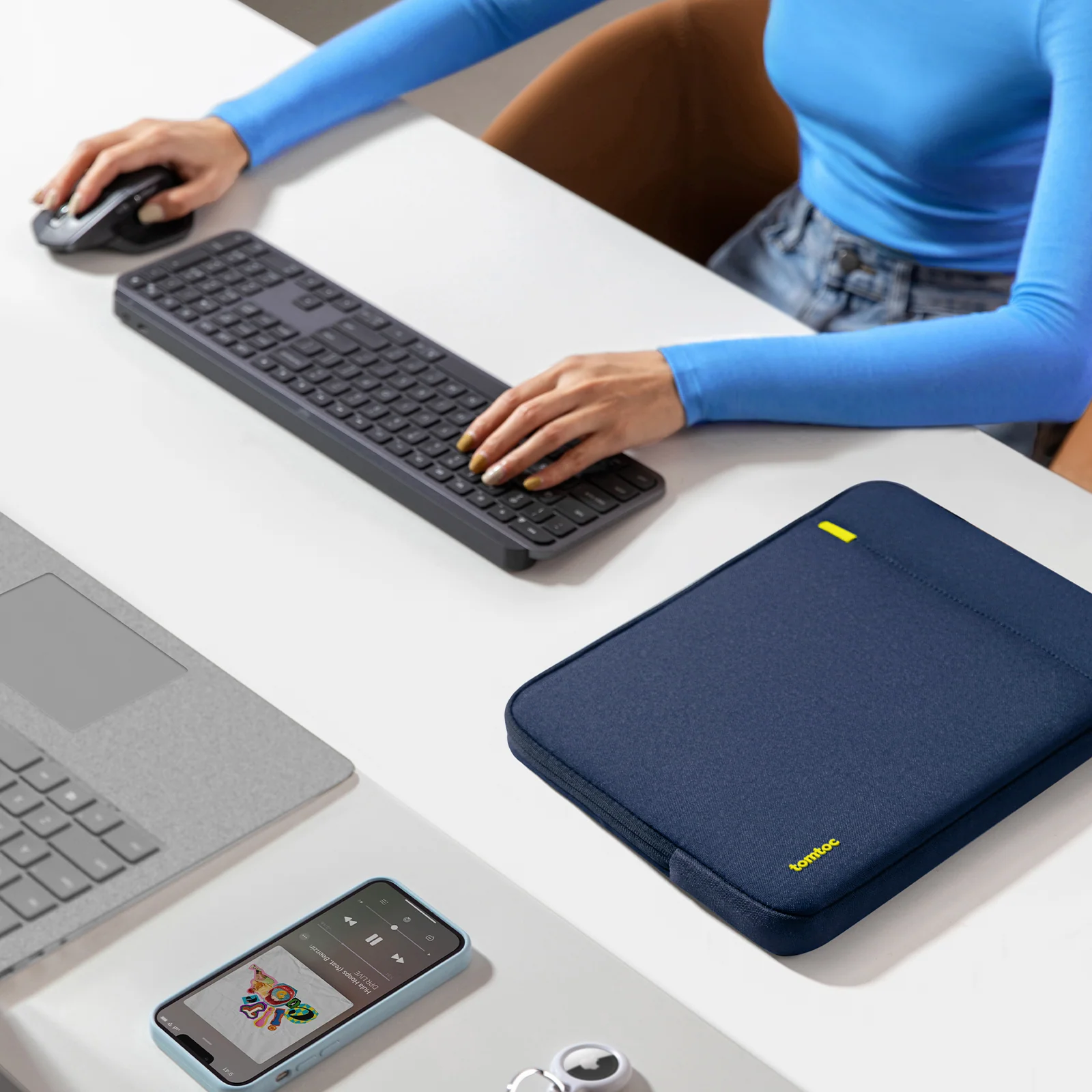 Defender-A13 Laptop Sleeve for 13.5-14.4 inch Laptop - Image 39