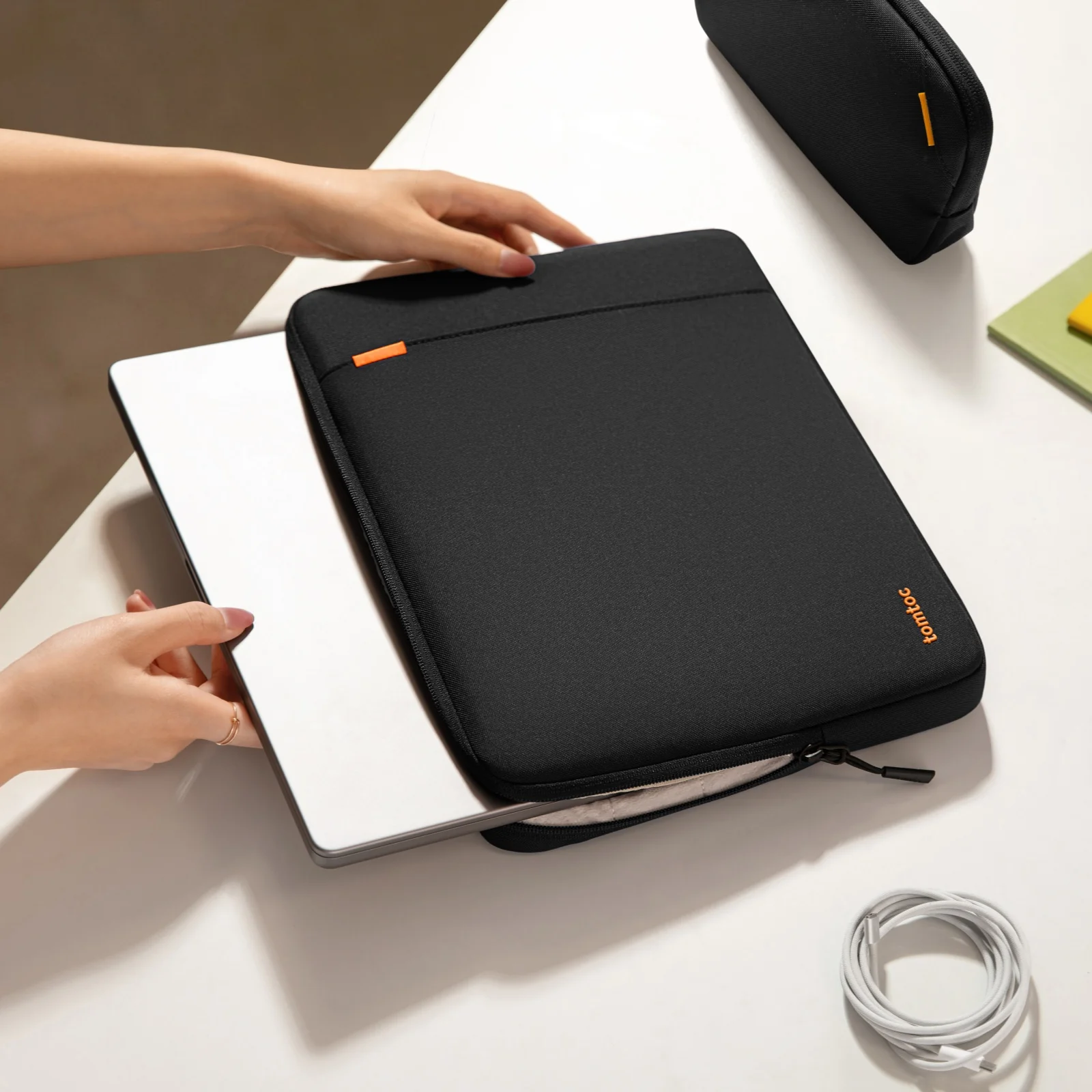 Defender-A13 Laptop Sleeve Kit for 16 inch MacBook Pro - Image 27