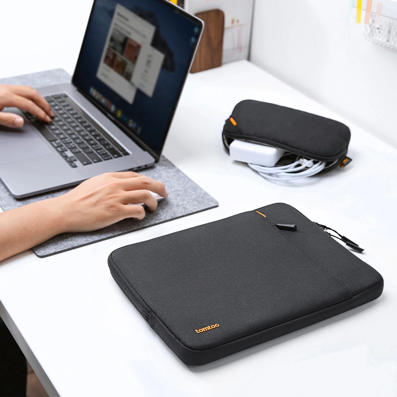 Defender-A13 Laptop Sleeve Kit for 16 inch MacBook Pro - Image 26