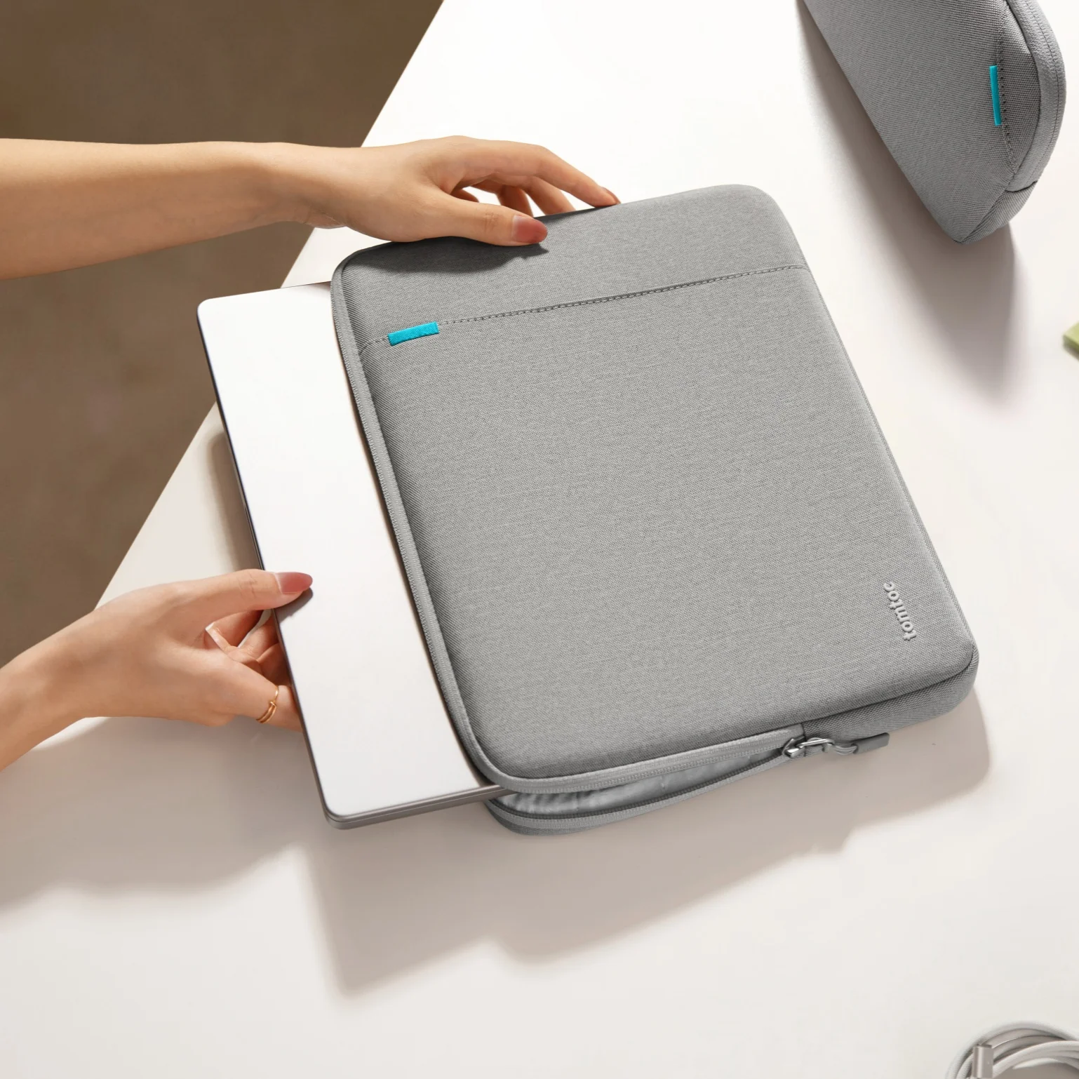 Defender-A13 Laptop Sleeve Kit for 16 inch MacBook Pro - Image 40