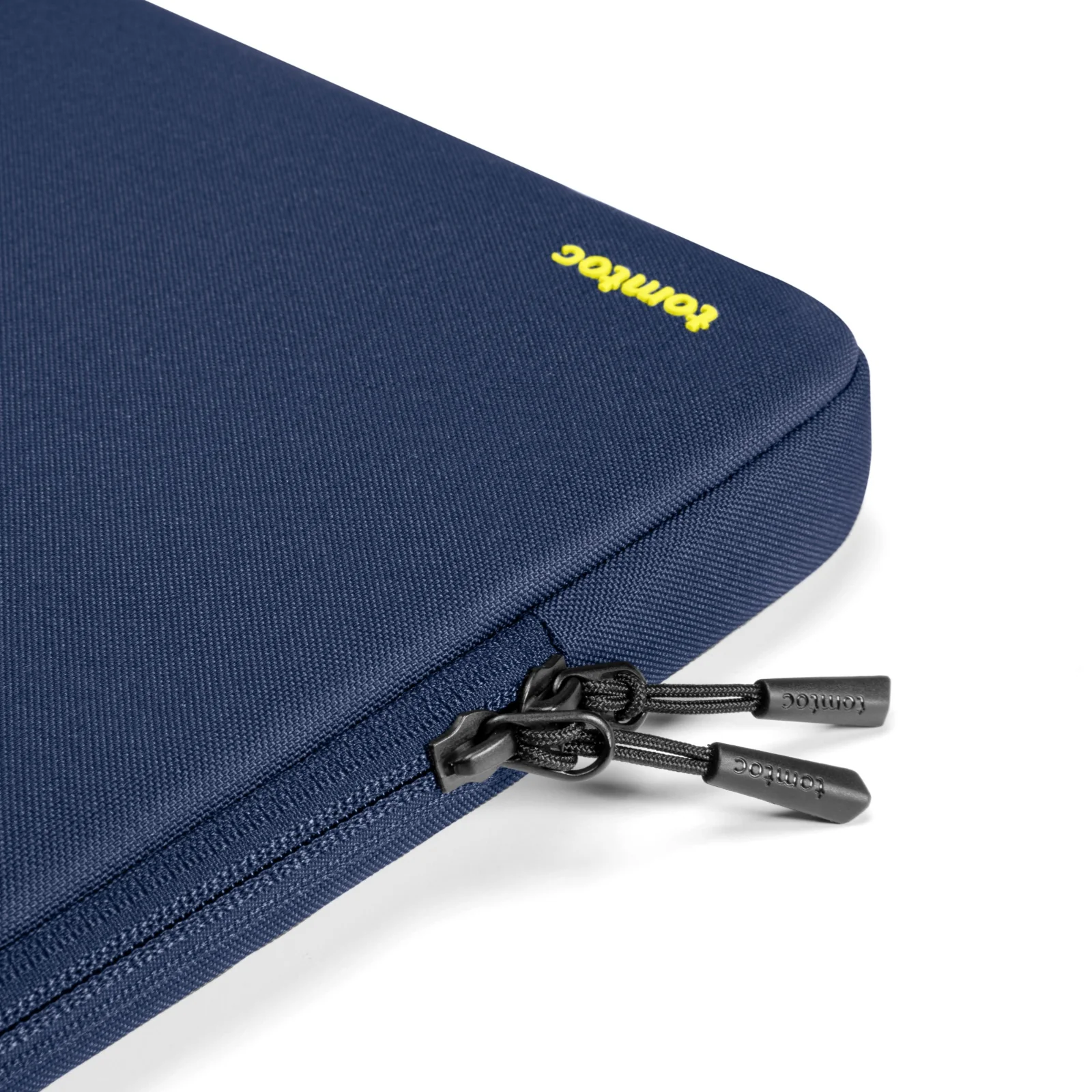 Defender-A13 Laptop Sleeve for 16 inch MacBook Pro - Image 34