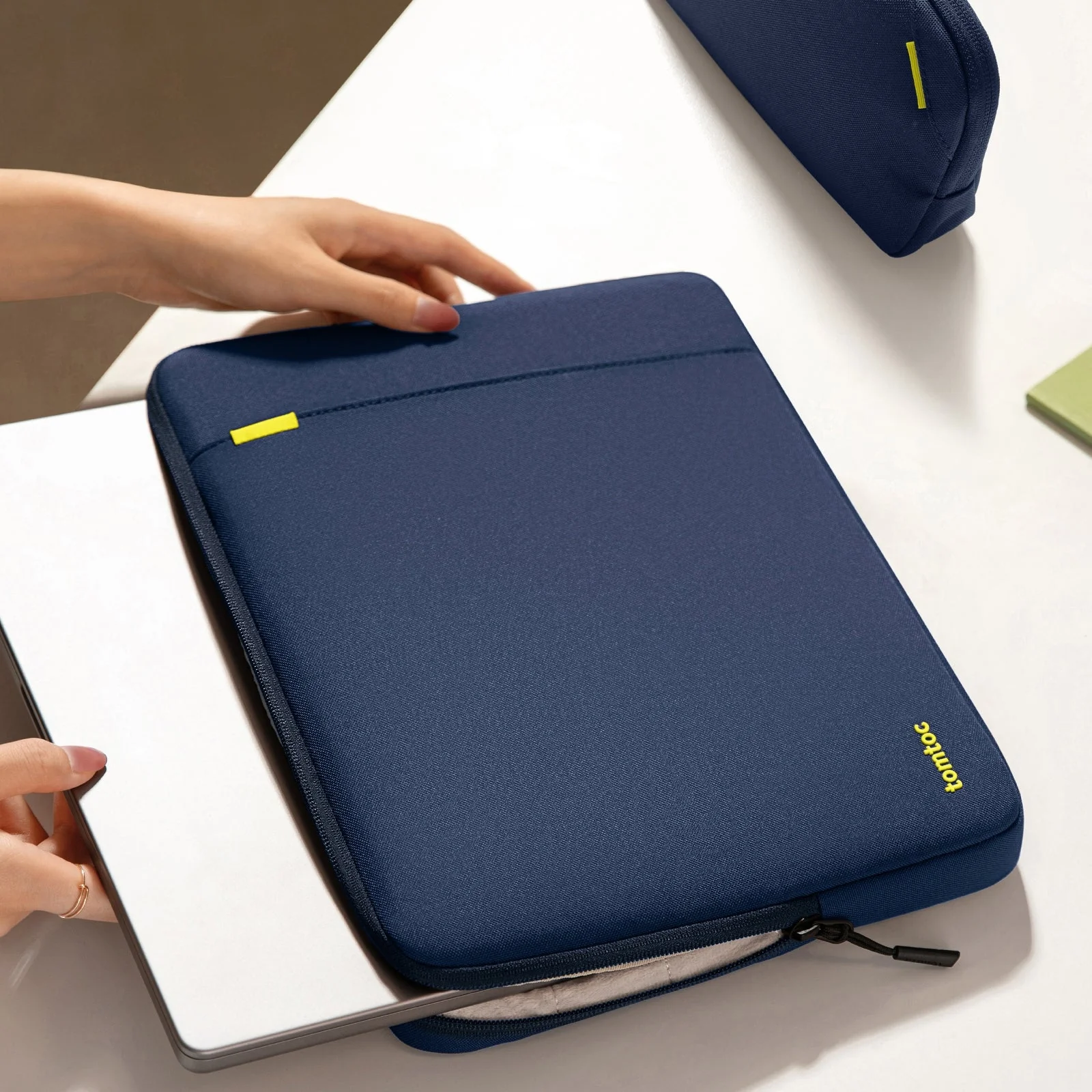 Defender-A13 Laptop Sleeve Kit for 16 inch MacBook Pro - Image 13