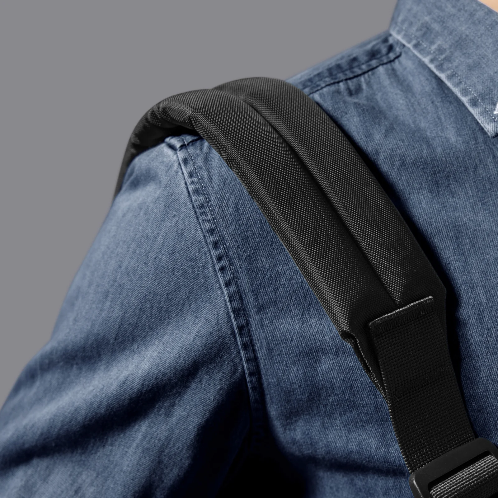 Defender-A40 Laptop Shoulder Bag for 14 inch MacBook Pro - Image 14