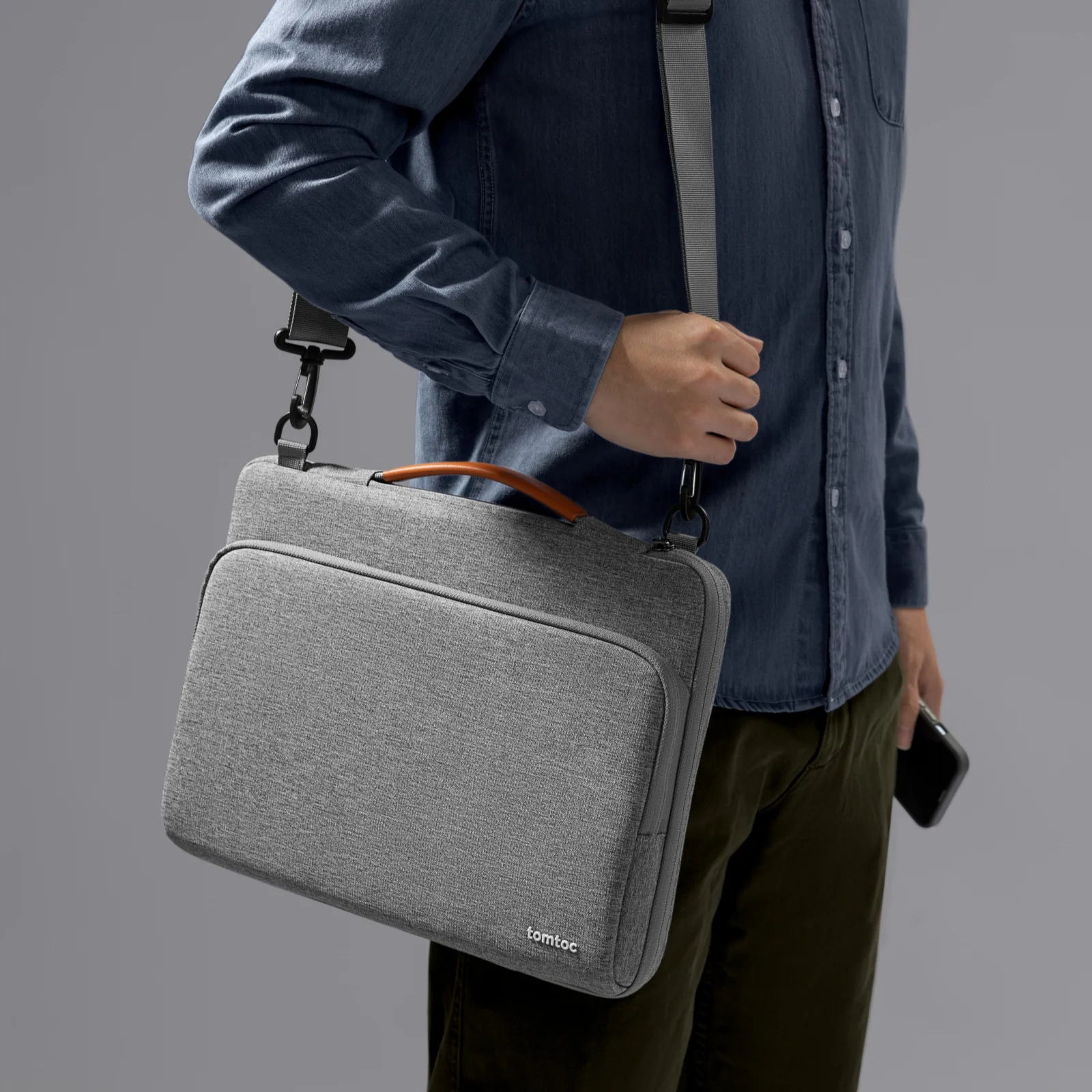 Defender-A40 Laptop Shoulder Bag for 14 inch MacBook Pro - Image 31