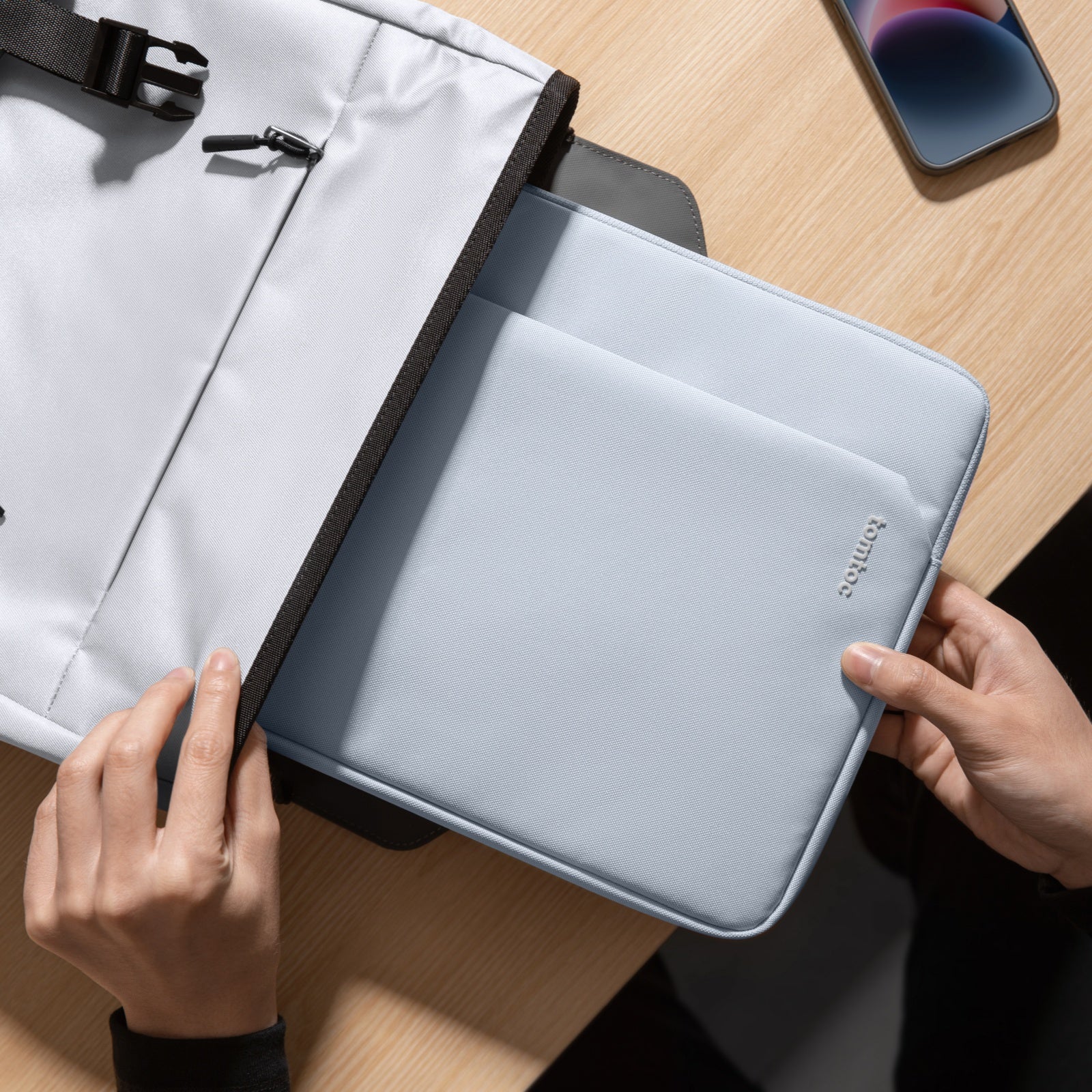 Light-A18 Laptop Sleeve for 14 inch MacBook Pro - Image 70