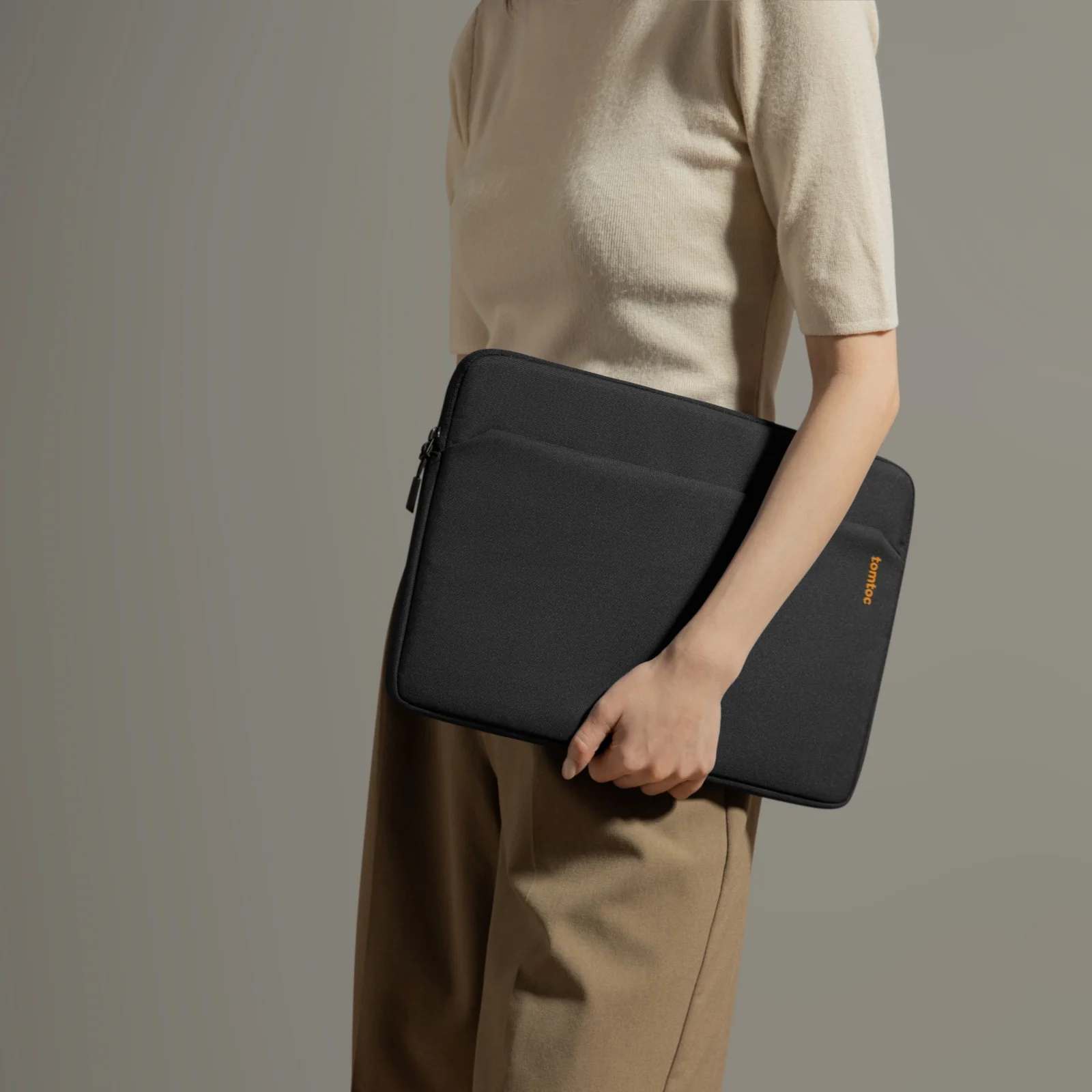 Light-A18 Laptop Sleeve for 14 inch MacBook Pro - Image 25