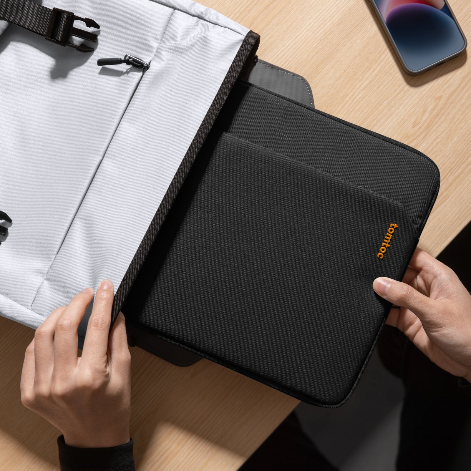 Light-A18 Laptop Sleeve for 14 inch MacBook Pro - Image 28