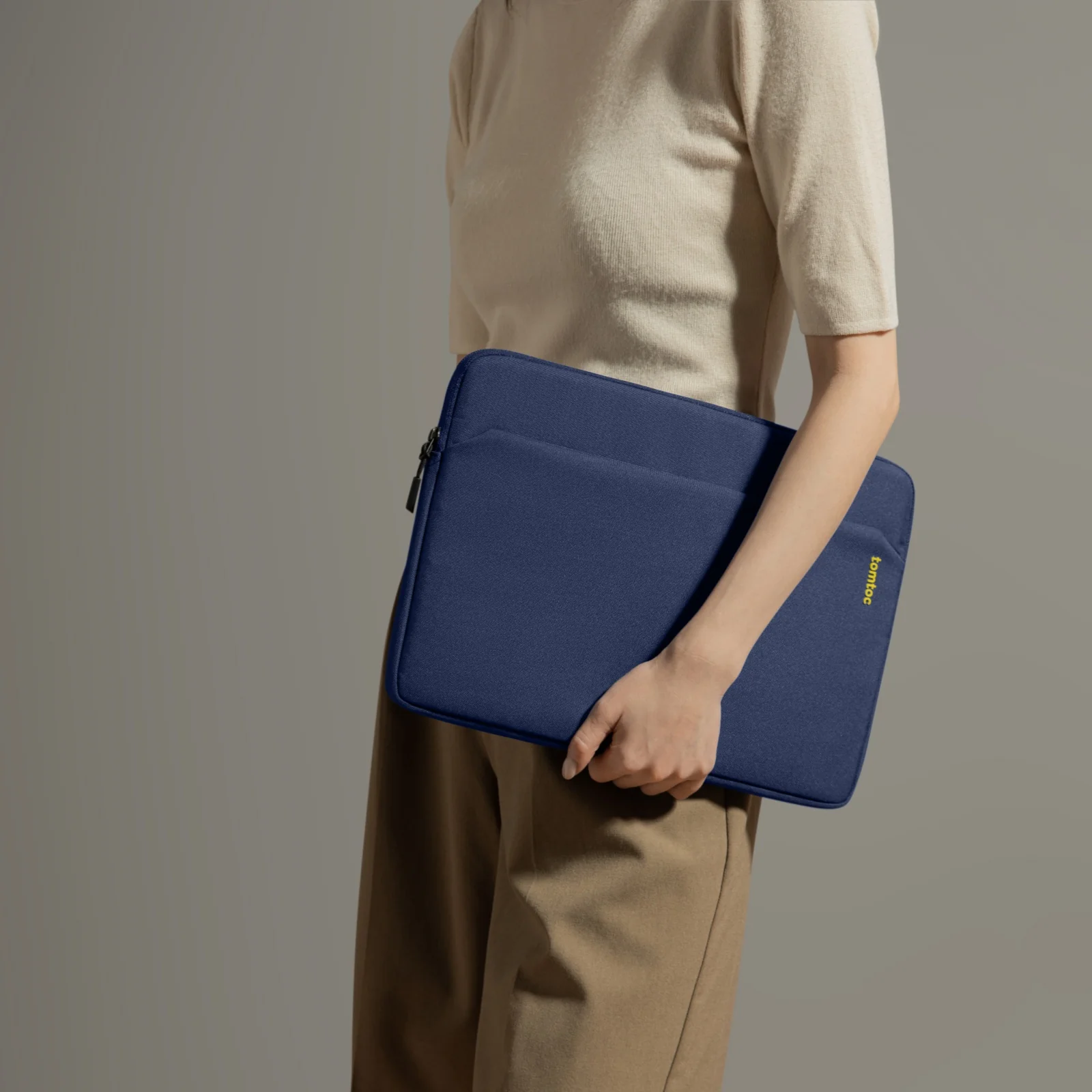Light-A18 Laptop Sleeve for 14 inch MacBook Pro - Image 82