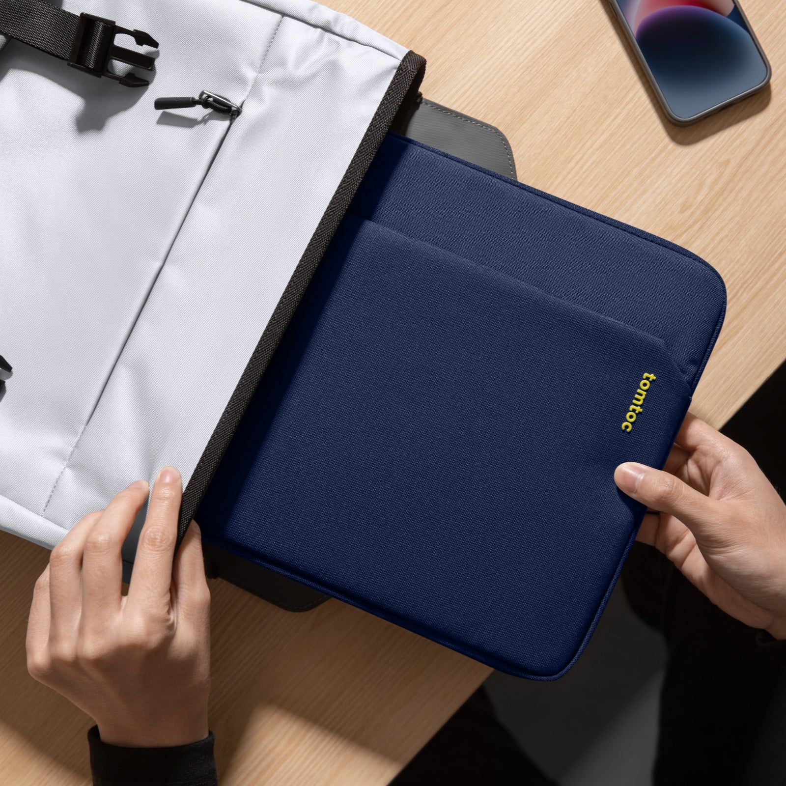 Light-A18 Laptop Sleeve for 14 inch MacBook Pro - Image 85