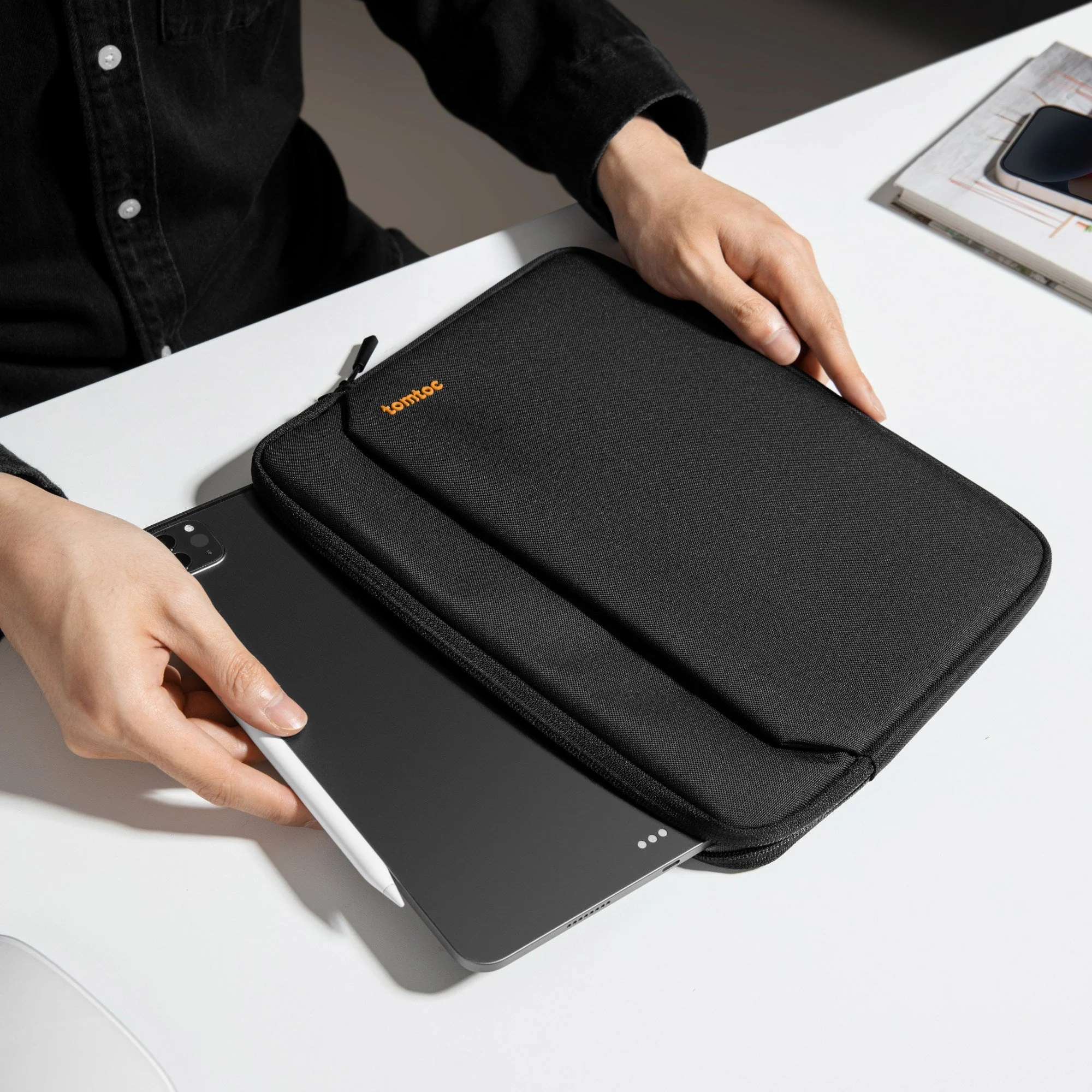 Light-B18 Tablet Sleeve for 13 inch iPad Air/Pro - Image 68