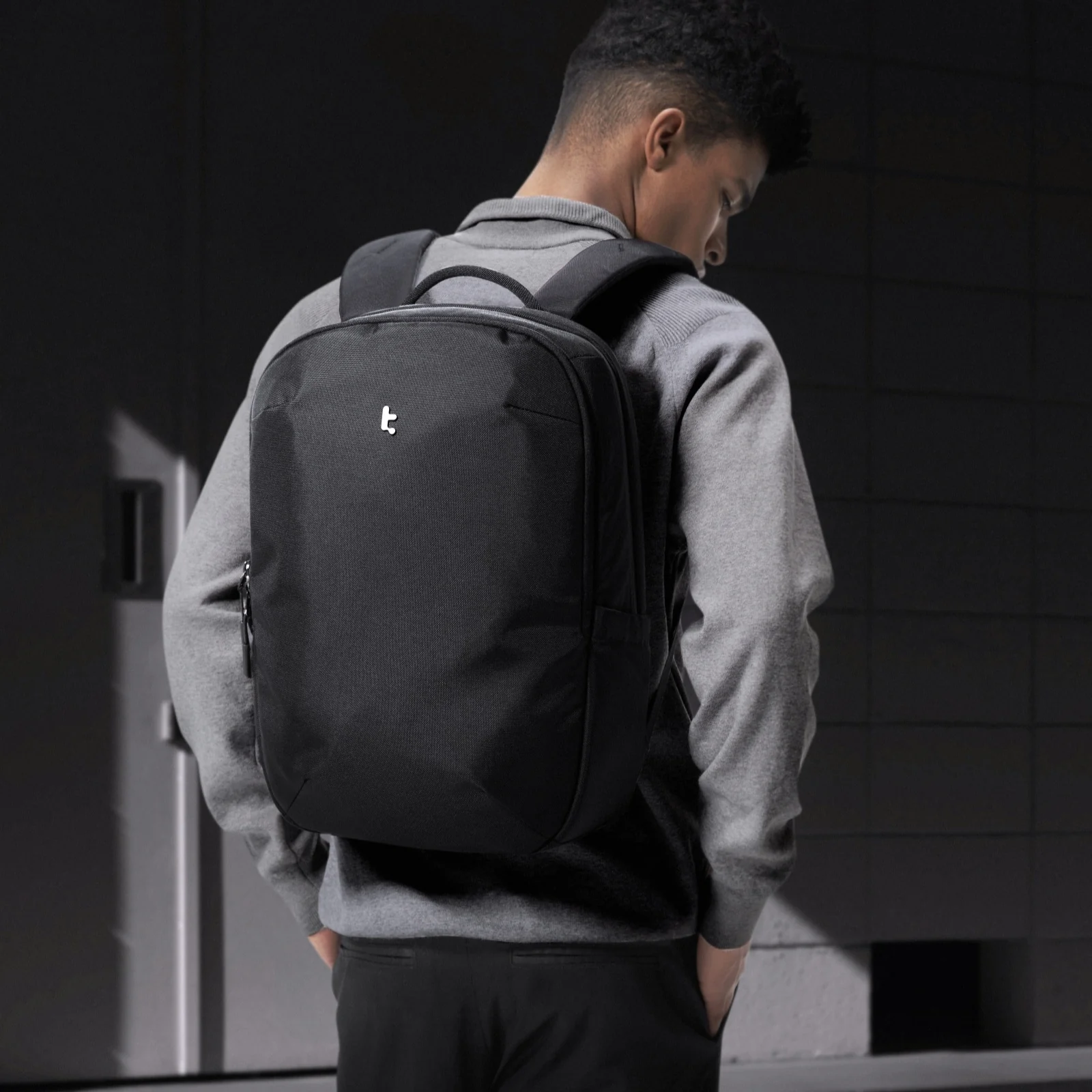 UrbanEX-T65 Laptop Backpack 20L - Image 3